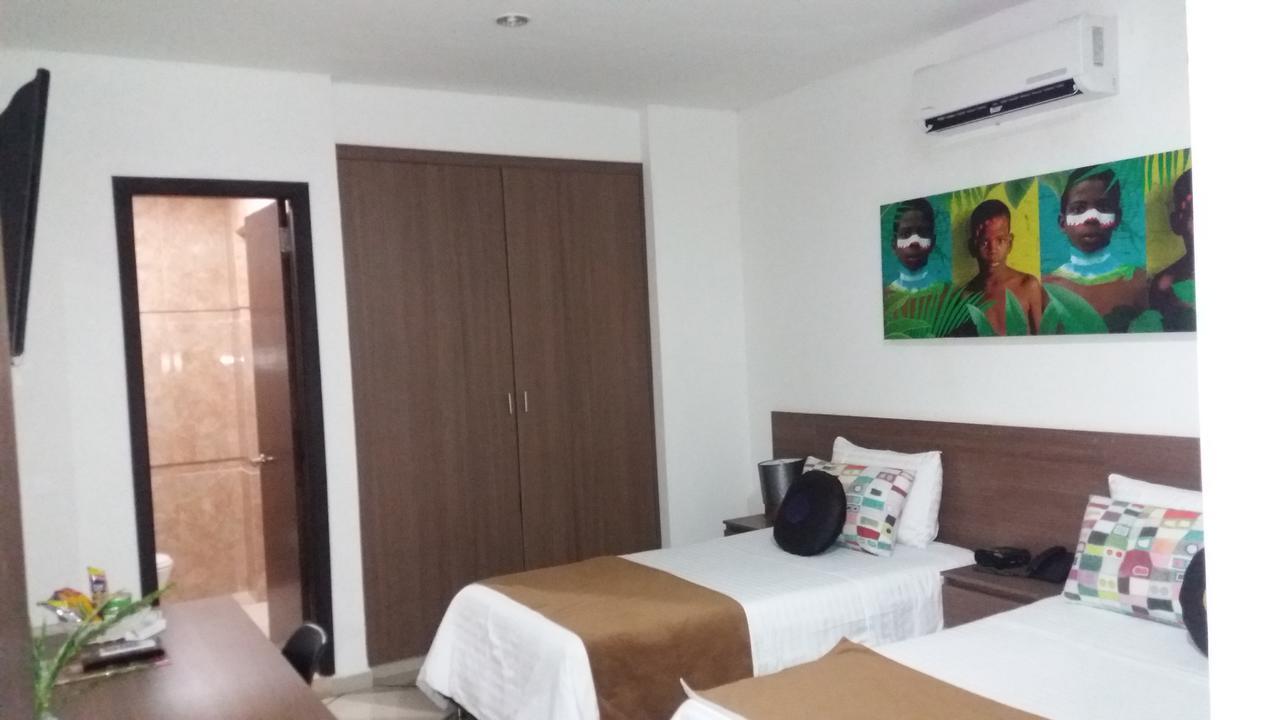 Hotel Plaza Manfortt Turbo Ngoại thất bức ảnh